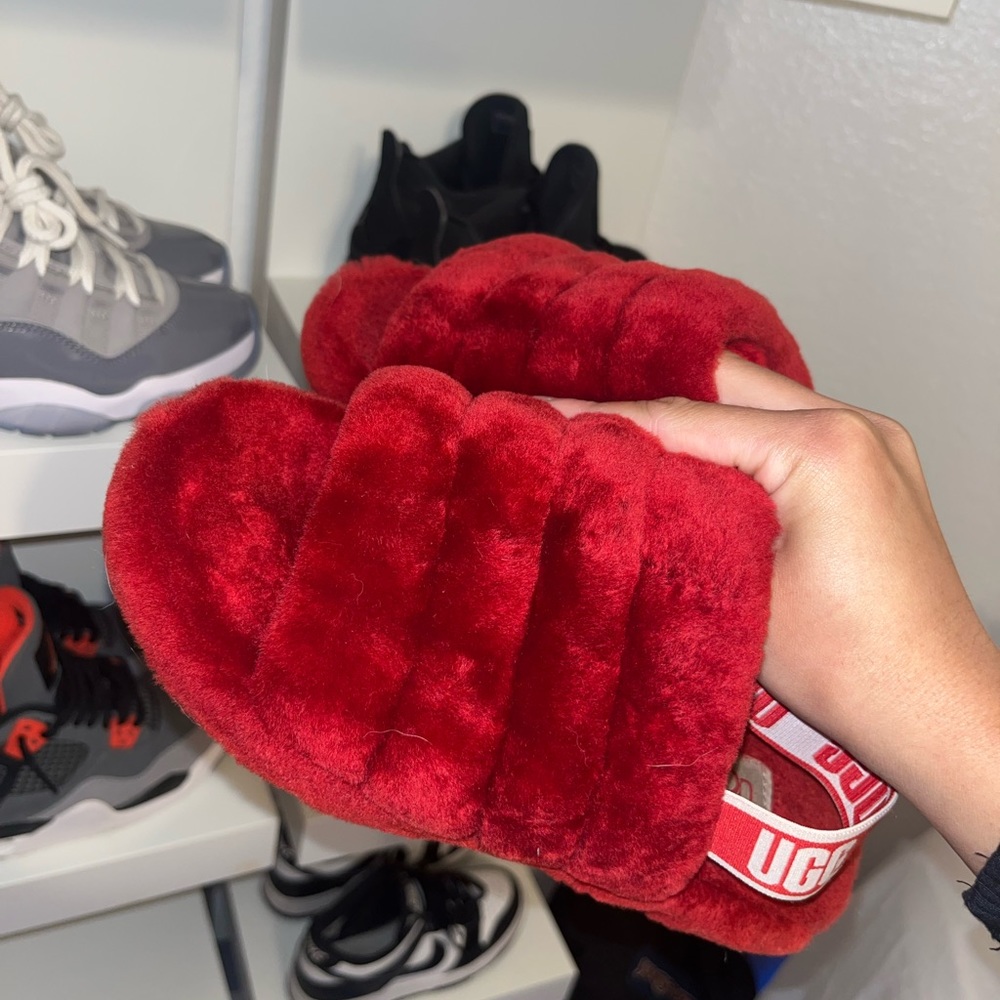 UGG “fluff yea” slides